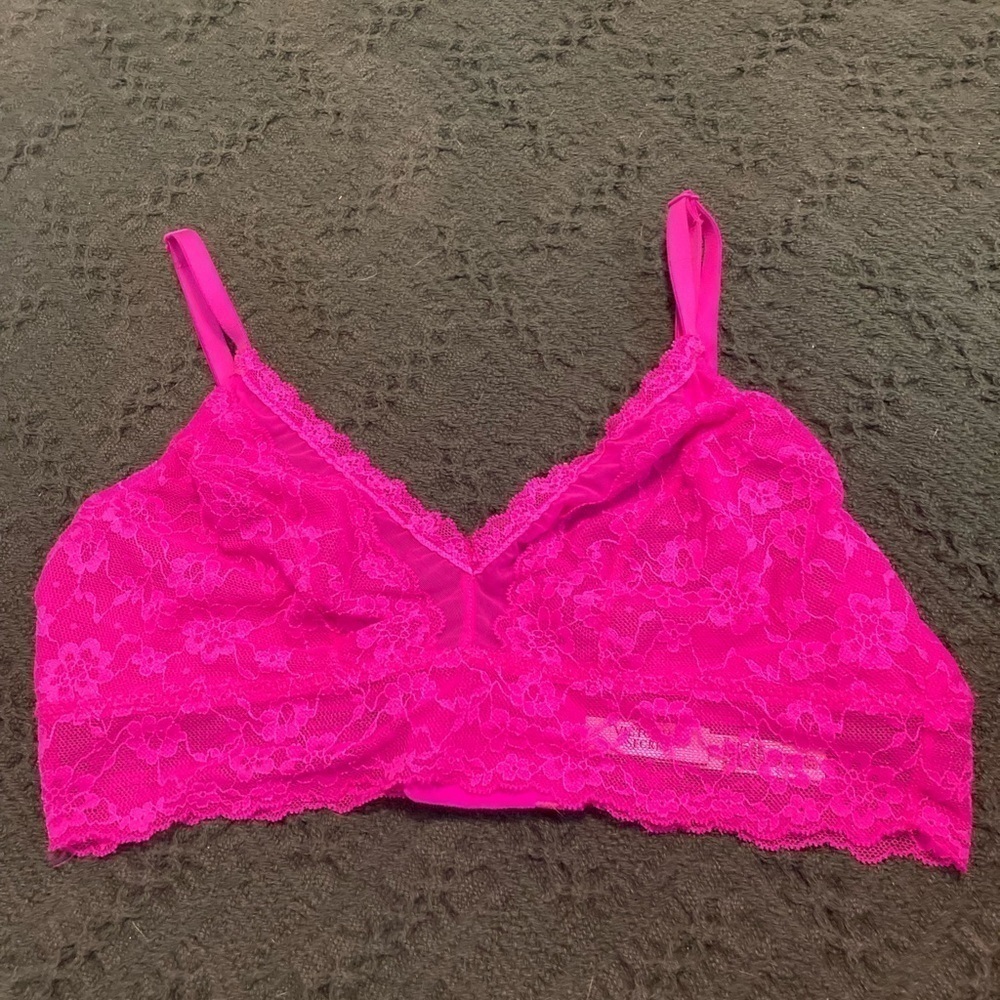 Victoria’s Secret Hot Pink Lace Bralette Size Medium